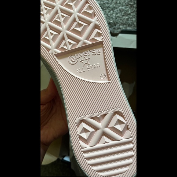 ✨ 3x HP ✨ BNIB ✨ LE ✨ Smiley Miley Cyrus Short/Classic Sneakers ✨ - Picture 5 of 15